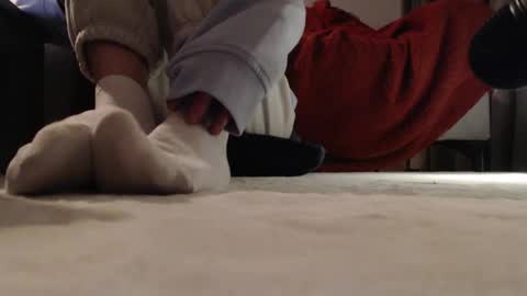 shywhitesocks online show from 04.23.26