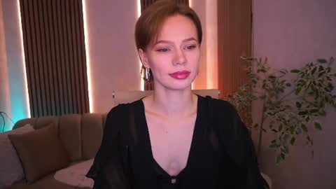 Snapshot of shyysiren chatting on 07.28.26 shyysiren online show from 07.28.26