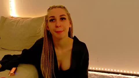 Snapshot of sia_a chatting on 12.15.25 Anastasia online show from 12.15.25