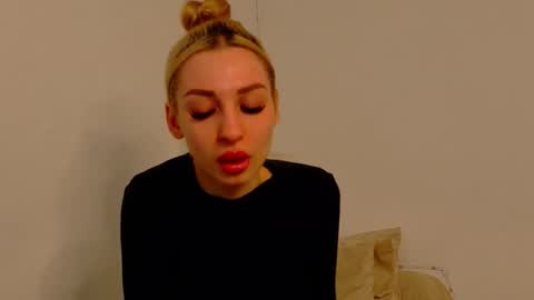 Snapshot of sia_a chatting on 01.12.26 Anastasia online show from 01.12.26