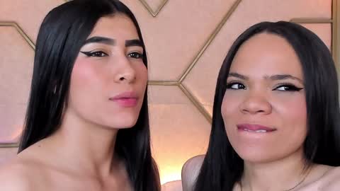 Snapshot of siara_lewis_ chatting on 12.12.24 Siara and Zoe tattoo online show from 12.12.24