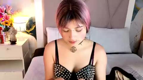 Snapshot of sienna_desiree chatting on 06.25.26 Sienna Desieree online show from 06.25.26