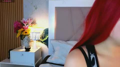 Snapshot of sienna_desiree chatting on 07.24.26 Sienna Desieree online show from 07.24.26