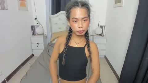 JiwelLyra online show from 02.04.26