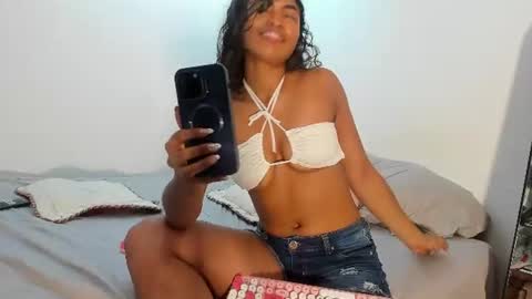 Snapshot of sienna_glow chatting on 06.15.26 sienna_glow online show from 06.15.26