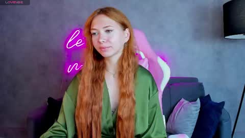 Snapshot of sienna_nyx chatting on 06.29.26 Sienna online show from 06.29.26