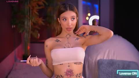 Snapshot of siennajayden chatting on 11.12.25 Sienna online show from 11.12.25