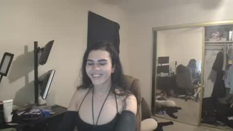 Snapshot of siennalilbunnykate chatting on 01.19.25 Nicole Zelaya Ferrati Niky Ferrati online show from 01.19.25