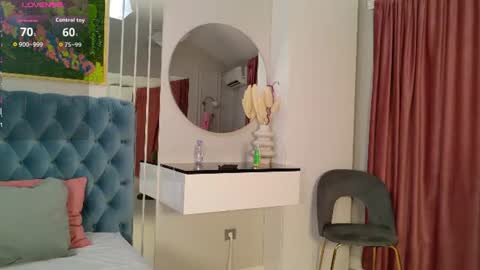 Snapshot of siennapierce chatting on 06.30.26 Sienna online show from 06.30.26
