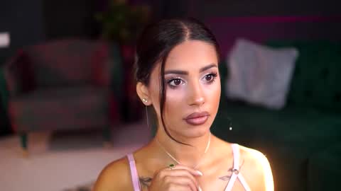 Sienna online show from 09.15.25