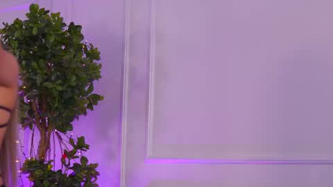 Snapshot of siennaruh chatting on 06.27.26 Sienna online show from 06.27.26