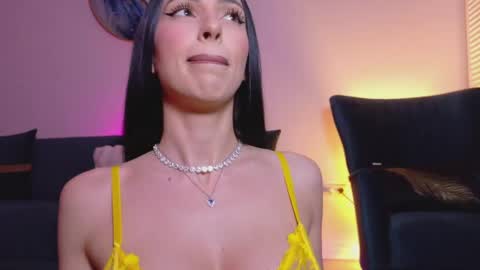 Sienna online show from 05.16.26