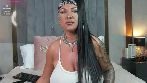 Snapshot of sierra_quinn chatting on 02.21.26 Sierra online show from 02.21.26