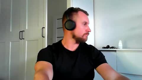 Snapshot of siggurd7one chatting on 09.08.25 Orlando online show from 09.08.25