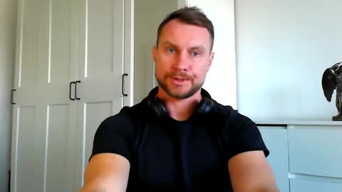 Snapshot of siggurd7one chatting on 10.03.25 Orlando online show from 10.03.25