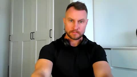 Snapshot of siggurd7one chatting on 10.04.25 Orlando online show from 10.04.25