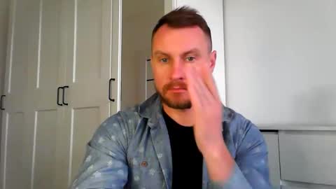 Snapshot of siggurd7one chatting on 10.11.25 Orlando online show from 10.11.25