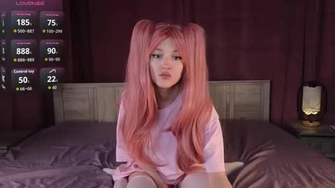 Snapshot of silly___woman chatting on 09.29.25 silly___woman online show from 09.29.25