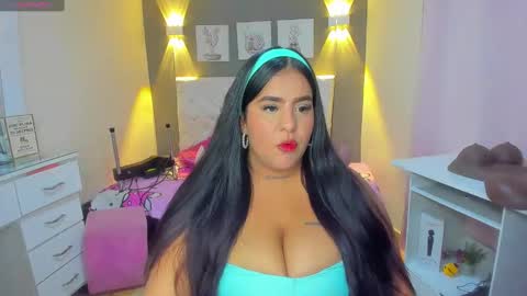 Snapshot of silvana_cruzz chatting on 10.23.25 Silvana cruzzz online show from 10.23.25