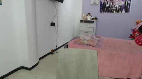 Snapshot of silvanaroberts_ chatting on 03.10.25 Rouse online show from 03.10.25