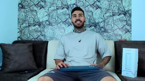 Snapshot of silvano_torrez chatting on 12.14.24 silavno online show from 12.14.24