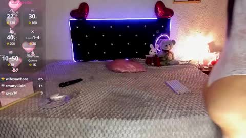 Snapshot of silver__love chatting on 03.06.25 Silver online show from 03.06.25