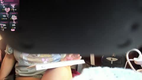 Snapshot of silver__love chatting on 05.25.26 Silver online show from 05.25.26
