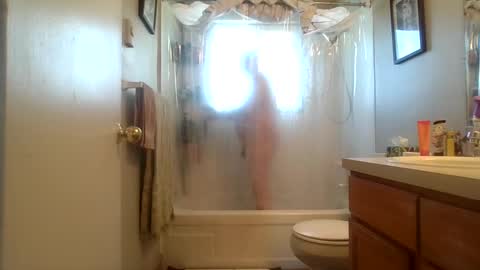 Snapshot of silverdragon70 chatting on 09.13.25 silverdragon70 online show from 09.13.25