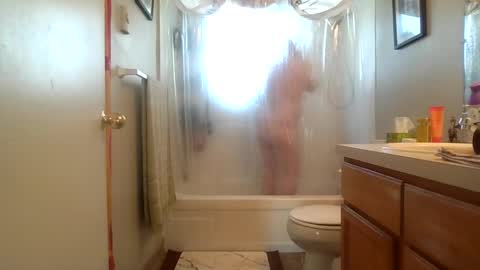 Snapshot of silverdragon70 chatting on 09.28.25 silverdragon70 online show from 09.28.25