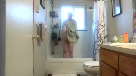 Snapshot of silverdragon70 chatting on 09.29.25 silverdragon70 online show from 09.29.25