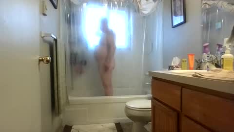 Snapshot of silverdragon70 chatting on 12.15.25 silverdragon70 online show from 12.15.25