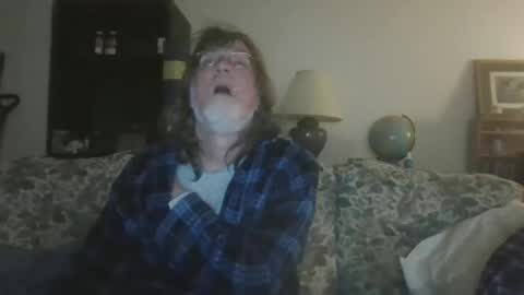 Snapshot of silverfunfox chatting on 12.21.25 silverfunfox online show from 12.21.25