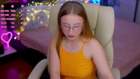 Snapshot of silverrmoon chatting on 11.03.25 Kristina Kris online show from 11.03.25