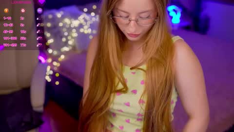 Snapshot of silverrmoon chatting on 11.15.25 Kristina Kris online show from 11.15.25