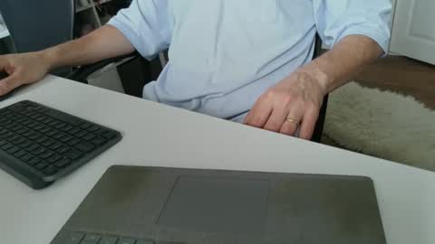 Snapshot of silvertongueduk1 chatting on 10.21.25 silvertongueduk1 online show from 10.21.25