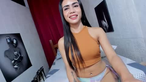 Snapshot of silviahotline911 chatting on 01.08.25 Path online show from 01.08.25