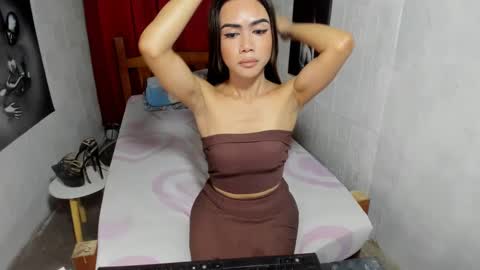 Snapshot of silviahotline911 chatting on 02.05.25 Path online show from 02.05.25