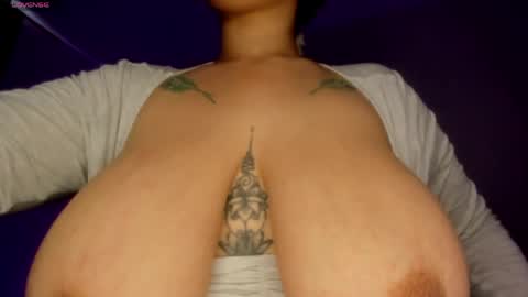 Snapshot of silviarichie_jade chatting on 05.15.26 silvia online show from 05.15.26