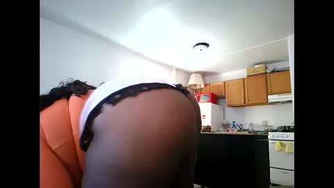 Snapshot of siminfox chatting on 02.25.26 Simin Fox online show from 02.25.26