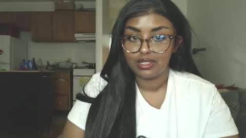 Snapshot of siminfox chatting on 03.13.26 Simin Fox online show from 03.13.26