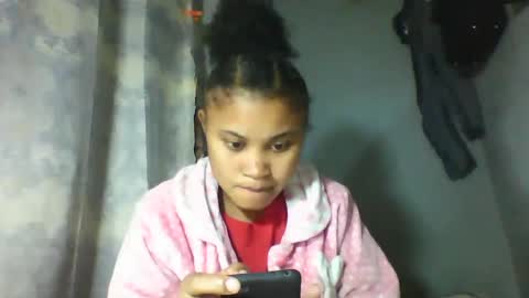 Snapshot of simirna98 chatting on 06.17.26 simirna98 online show from 06.17.26