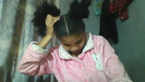 Snapshot of simirna98 chatting on 06.22.26 simirna98 online show from 06.22.26