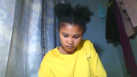 Snapshot of simirna98 chatting on 06.23.26 simirna98 online show from 06.23.26