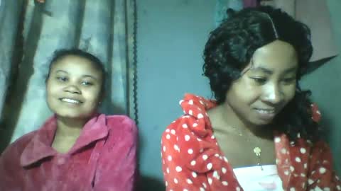 Snapshot of simirna98 chatting on 06.26.26 simirna98 online show from 06.26.26