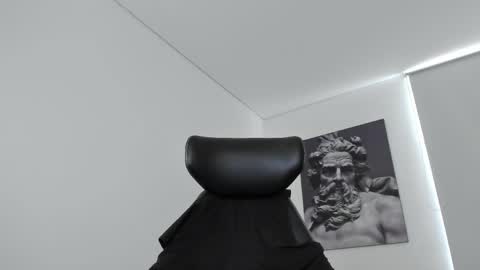 simon_leon01 online show from 04.25.26