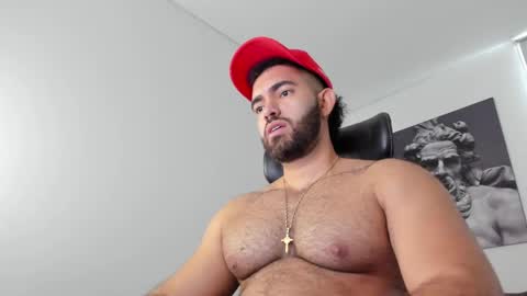 Snapshot of simon_leon01 chatting on 05.28.26 simon_leon01 online show from 05.28.26