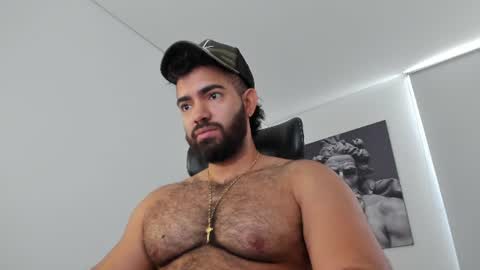 Snapshot of simon_leon01 chatting on 07.25.26 simon_leon01 online show from 07.25.26