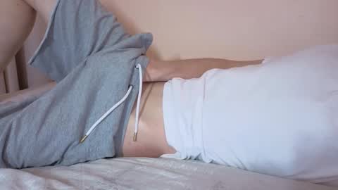 Snapshot of simonsecrett chatting on 11.22.25 Simon online show from 11.22.25