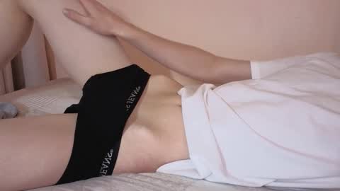 Snapshot of simonsecrett chatting on 12.13.25 Simon online show from 12.13.25