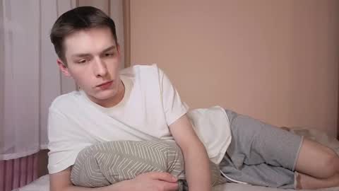 Snapshot of simonsecrett chatting on 01.06.26 Simon online show from 01.06.26